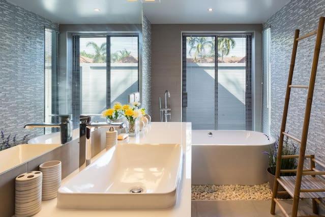 Villa Crystal Two-Bedroom Private Pool Villa Phuket Exterior foto
